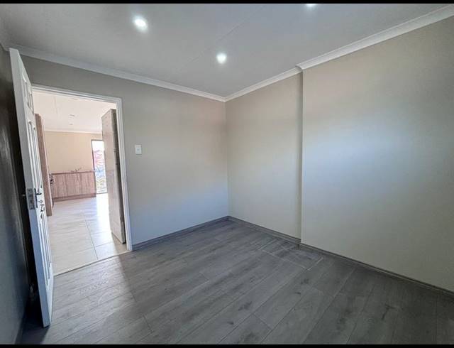 4 BEDROOM HOUSE FOR SALE IN FLORIDA PARK